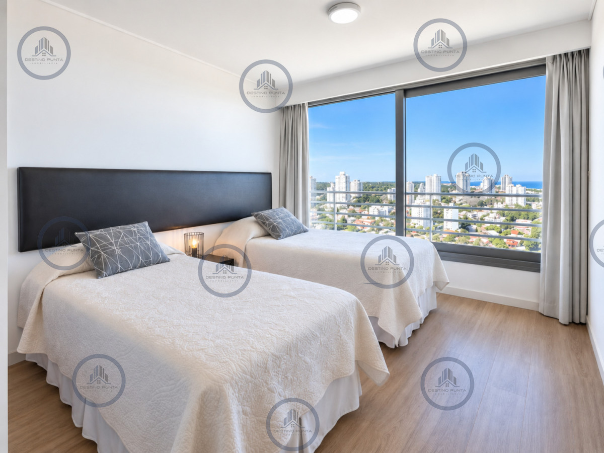 Apartamento ID.3292 - Penthouse Dúplex de 3 Dormitorios en suite con Parrillero, Jacuzzi y Amplias Terrazas con vistas panorámicas. Playa Mansa, Punta del Este