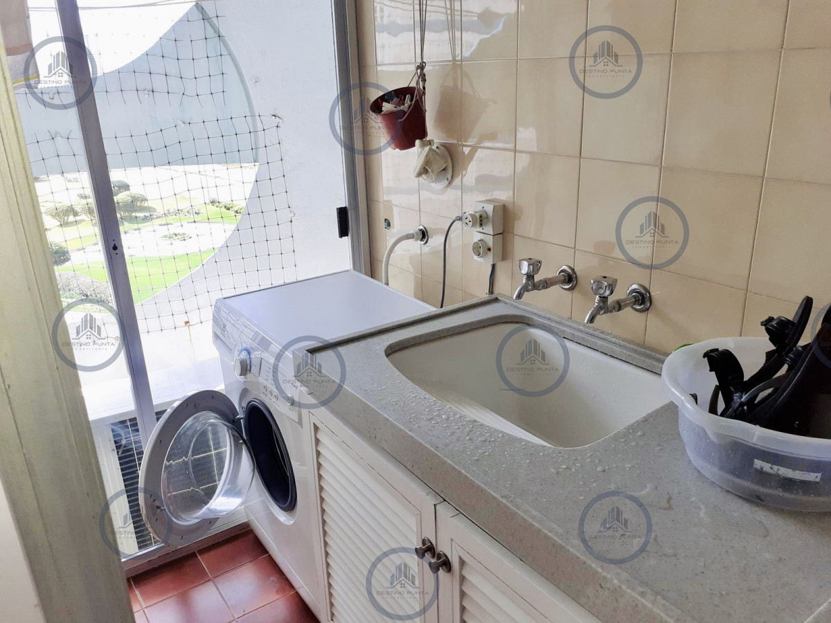 Apartamento ID.1173 - Espectacular Apartamento de 3 Dormitorios Frente al Mar, Playa Brava