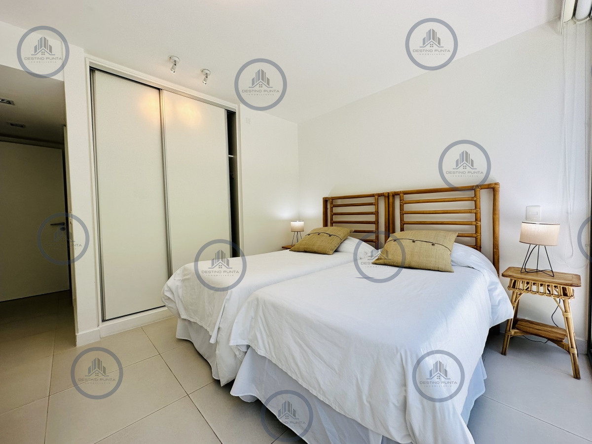 Apartamento ID.1690 - Venta y Alquiler temporario de apartamento moderno de dos dormitorios con parrillero en Punta Ballena