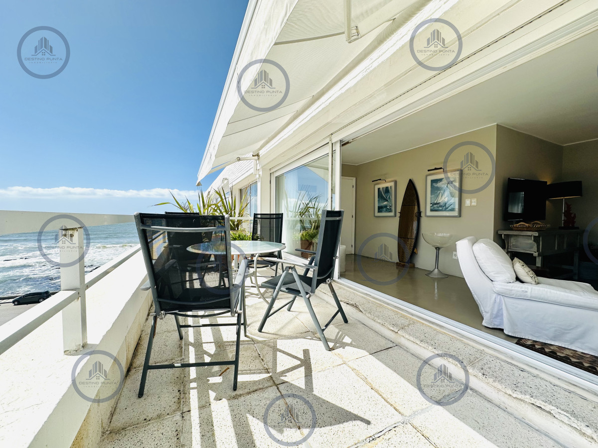 Apartamento ID.2461 - Alquiler y venta de apartamento con vista al Mar en Península de 3 dormitorios más dependencia