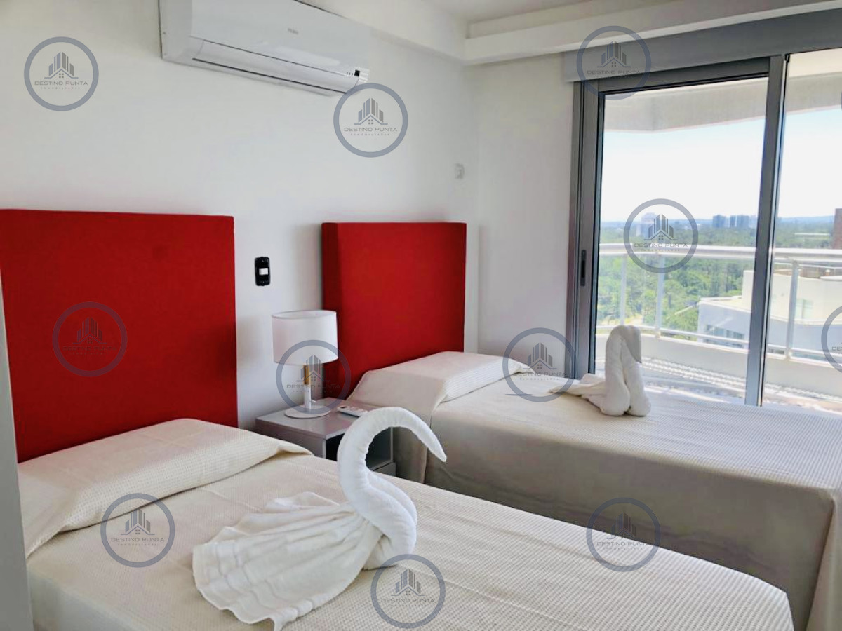 Apartamento ID.167 - Venta y alquiler temporario de apartamento piso alto en torre con servicios. Dos dormitorios más dependencia 