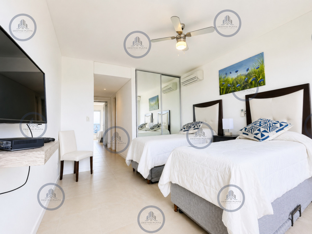 Apartamento ID.484 - Apartamento de 2 Dormitorios más Dependencia en Torre Le Parc, Playa Brava
