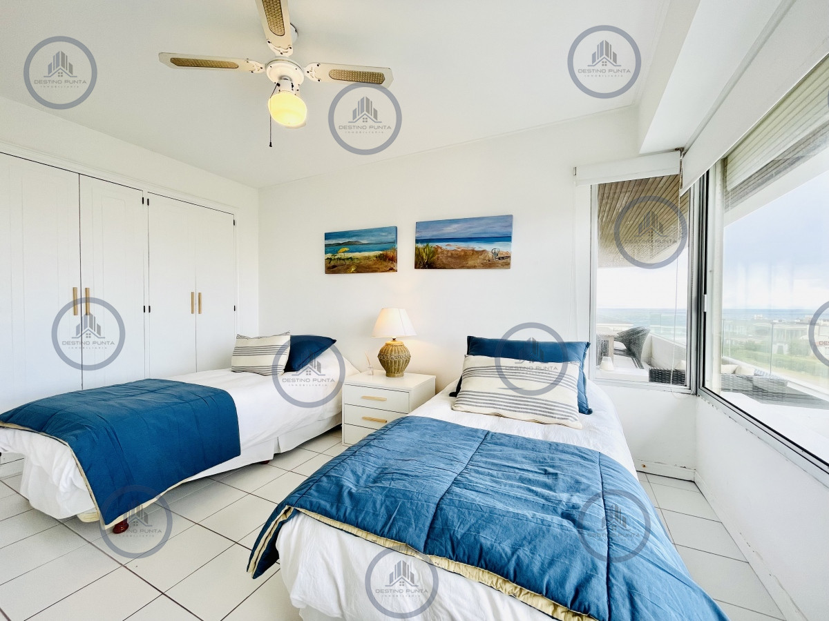 Apartamento ID.1599 - Maravilloso Penthouse de 3 Dormitorios y Parrillero en Montoya, La Barra