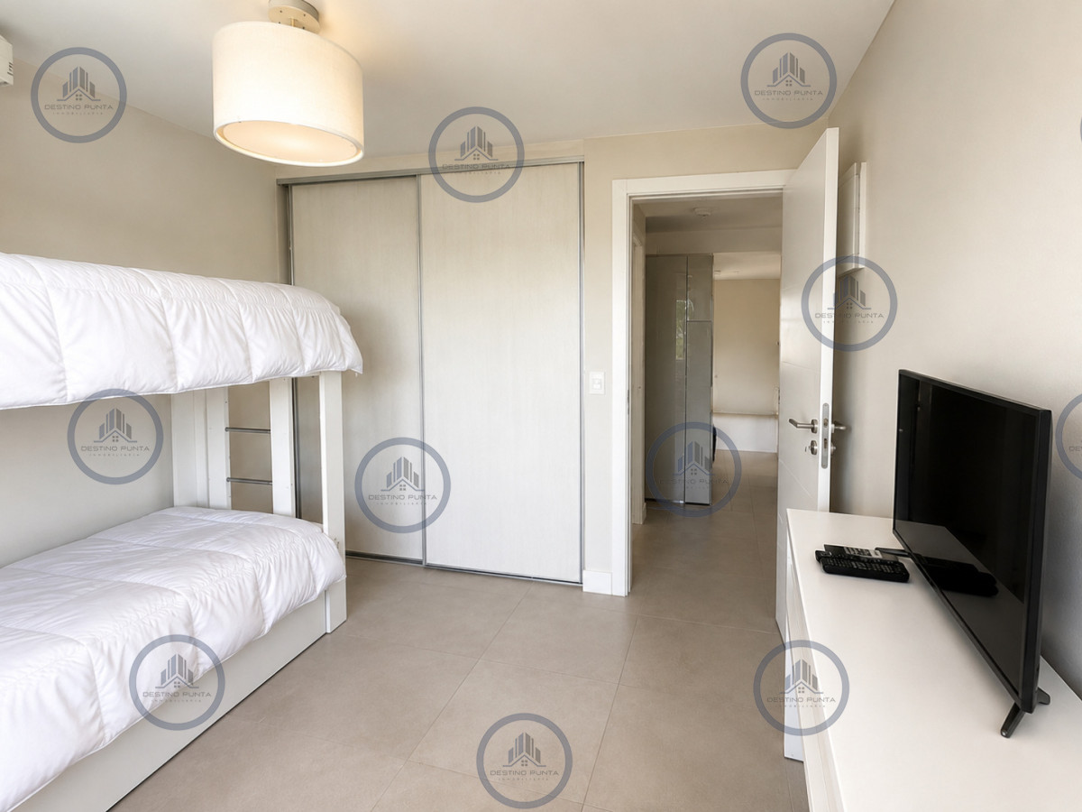 Apartamento ID.2427 - Apartamento de 2 Dormitorios en piso alto con excelentes amenities, a metros de Playa Mansa, Punta del Este