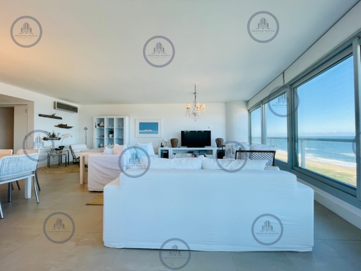 Apartamento ID.46 - Venta de apartamento premiun de tres dormitorios más dependencia en torre de categoría sobre playa Brava, Punta del Este