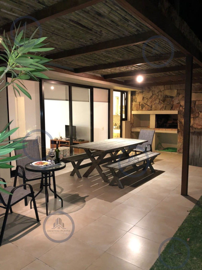 Apartamento ID.377 - Alquiler temporario de apartamento de dos dormitorios con parrillero, Punta Ballena
