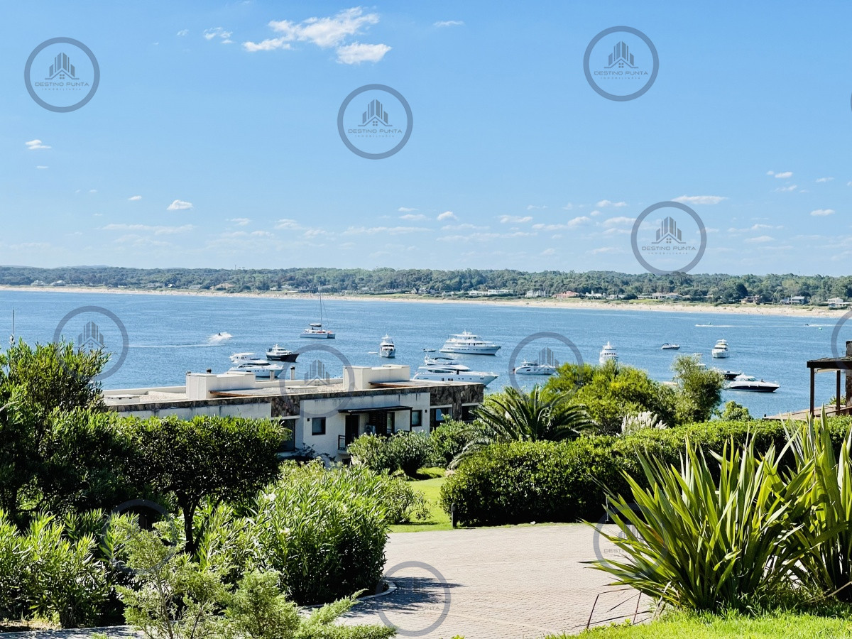 Apartamento ID.506 - Venta y alquiler temporario de apartamento de un dormitorio con parrillero en exclusivo complejo de Punta Ballena