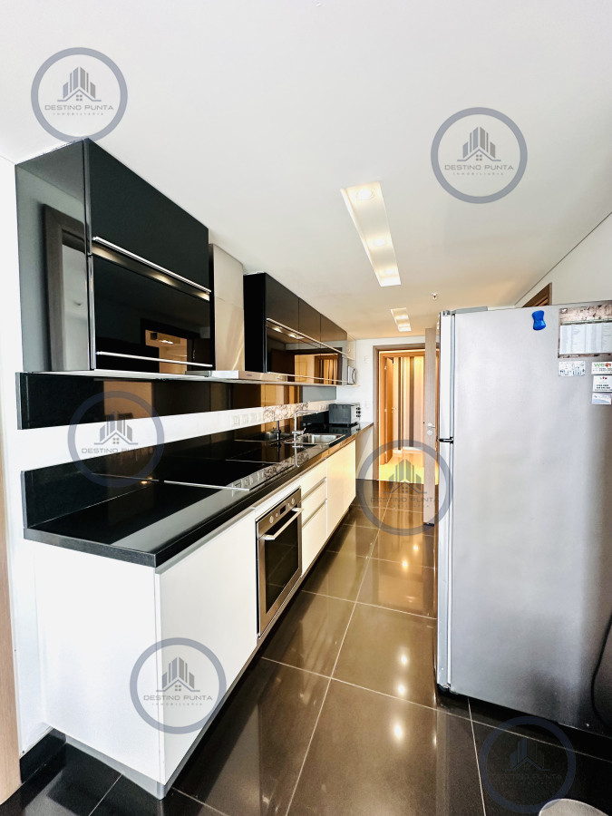 Apartamento ID.2295 - Oportunidad de venta apartamento de 3 dormitorios mas dependencia Playa Brava, Punta del Este