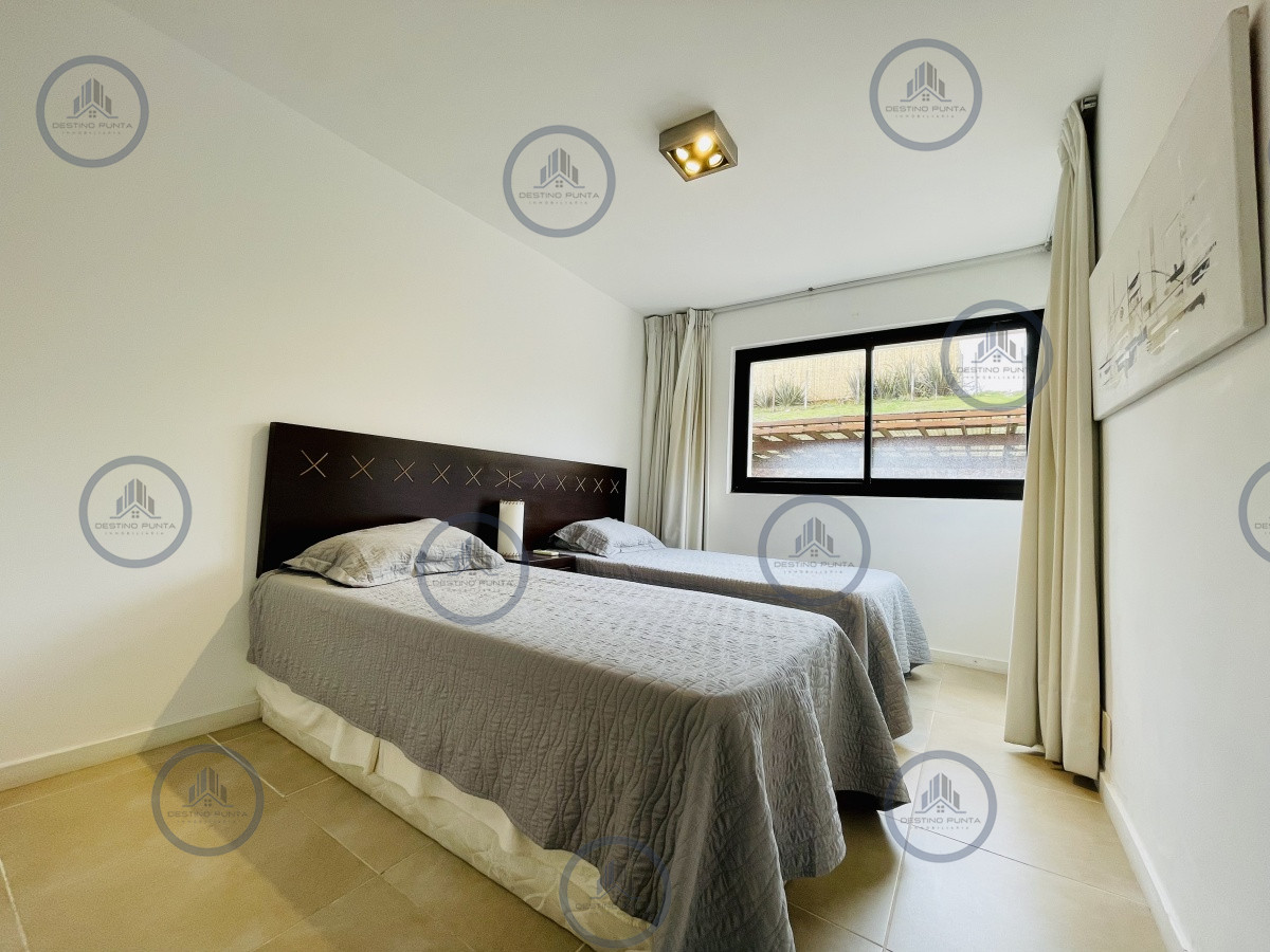 Apartamento ID.1029 - Venta de apartamento de dos dormitorios con parrillero en complejo privado de Punta Ballena