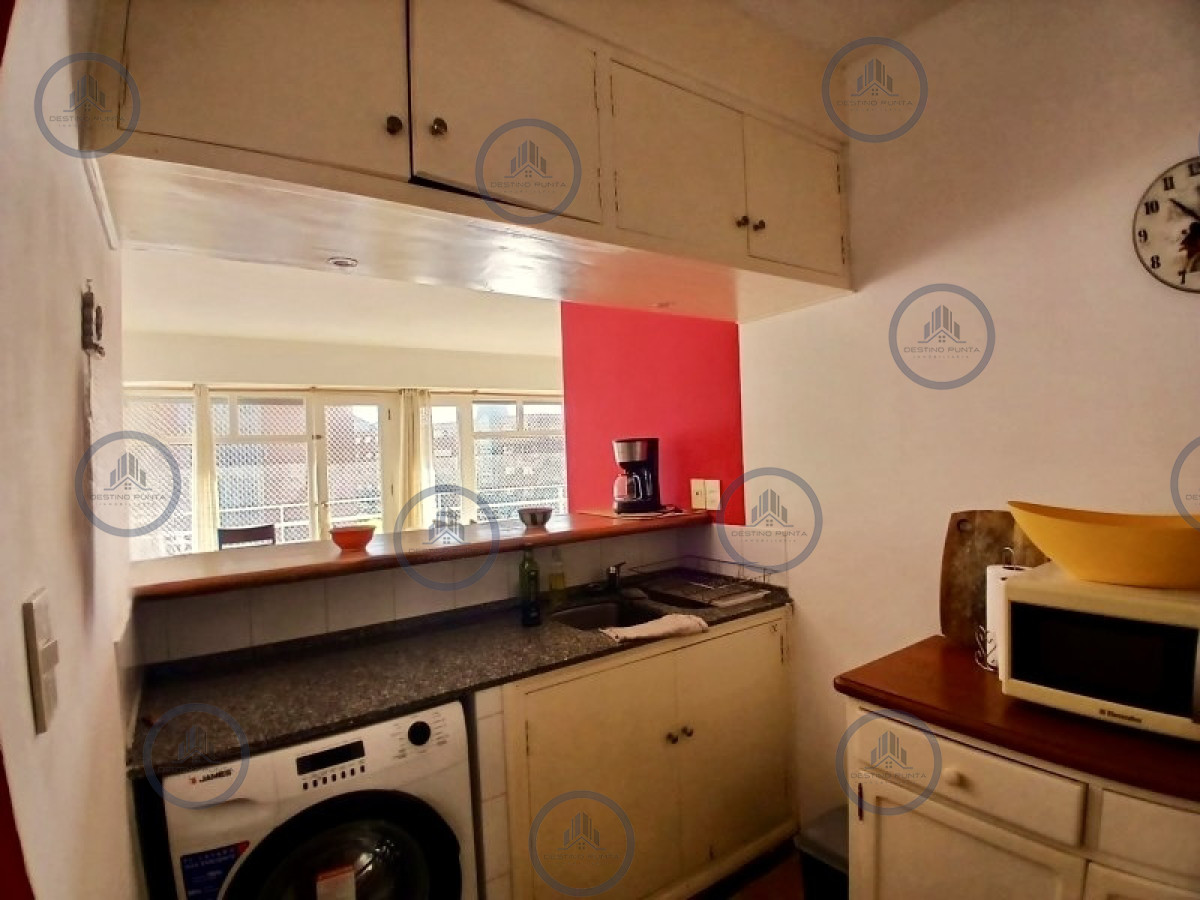 Apartamento ID.3193 - Venta | Apartamento de 2 dormitorios frente al mar – Playa Mansa, Punta del Este