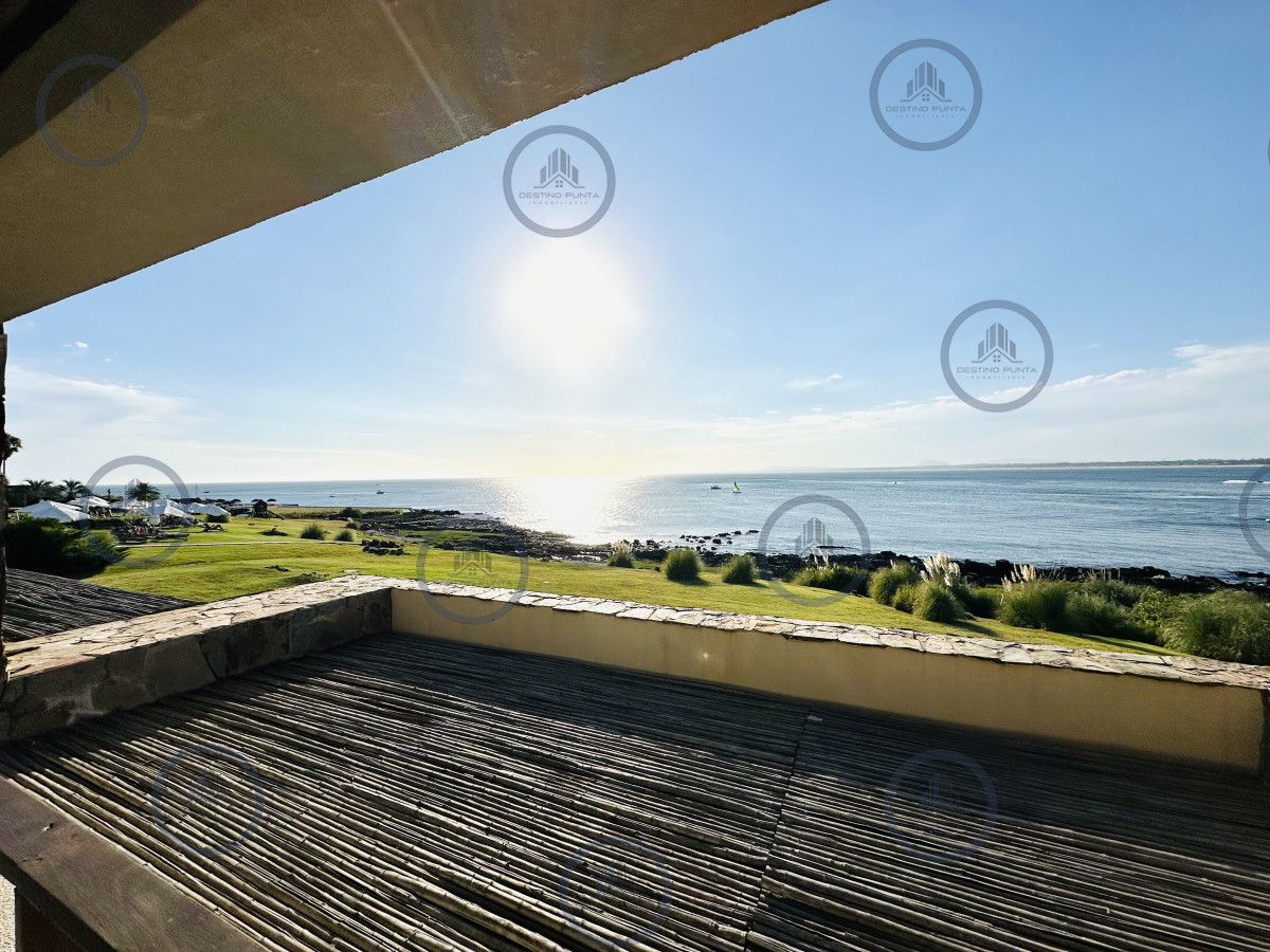 Apartamento ID.108 - Alquiler temporario de apartamento con la mejor ubicación del complejo, unidad de dos dormitorios con parrillero de uso exclusivo, Punta Ballena
