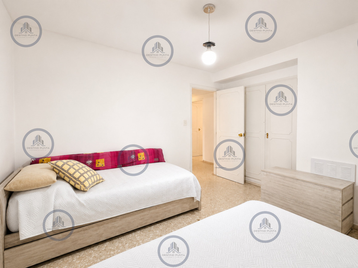 Apartamento ID.2025 - Apartamento en Venta, Península de Punta del Este. 3 Dormitorios con vista, reciclado 