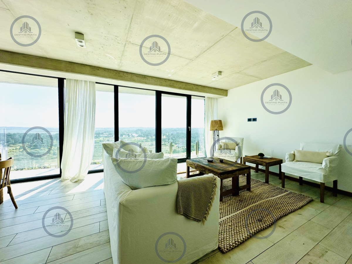 Apartamento ID.680 - Venta y alquiler de Apartamento de 1 Dormitorio en suite piso alto de Torre Surfside Village, Punta del Este