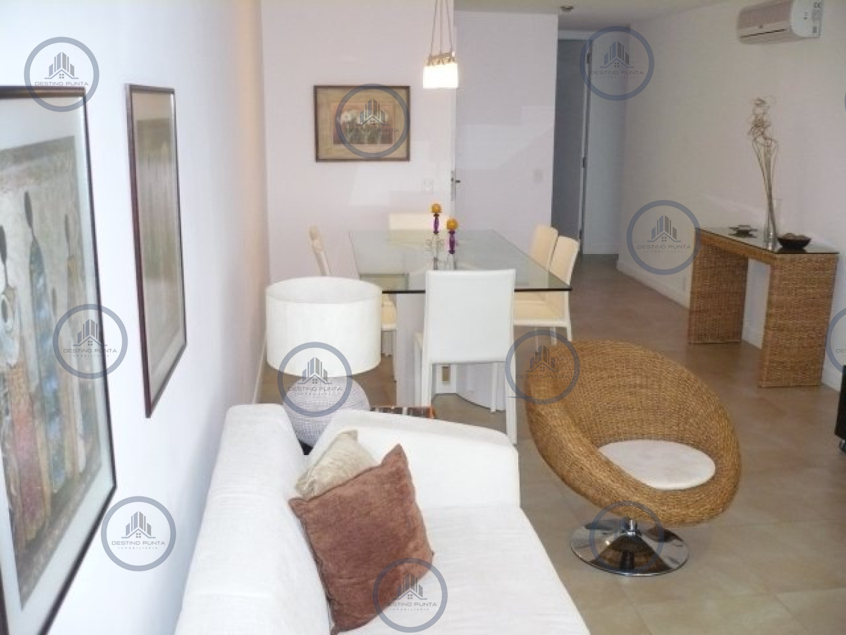 Apartamento ID.557 - Venta de apartamento de dos dormitorios con parrillero exclusivo, Punta Ballena
