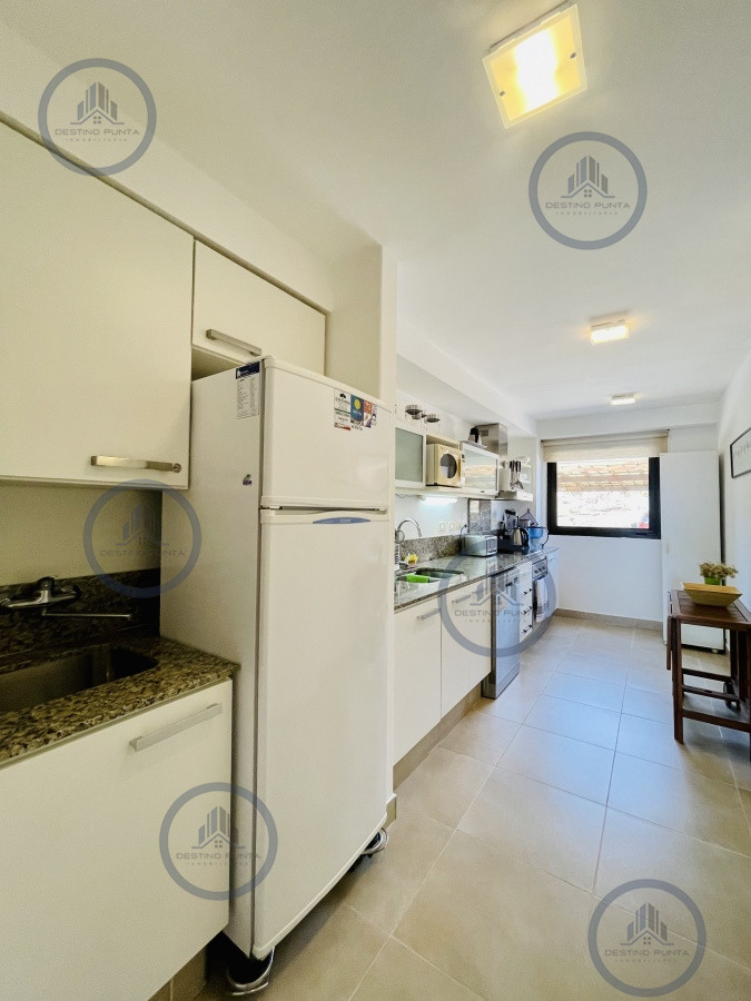 Apartamento ID.928 - Alquiler temporario de apartamento de dos dormitorios con parrillero de uso exclusivo en Punta Ballena