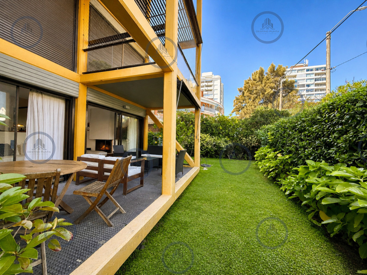 Apartamento ID.3115 - Oportunidad en Venta! Apartamento con alma de casa, 3 Dormitorios, Parrillero y Estufa, en zona Península Punta del Este