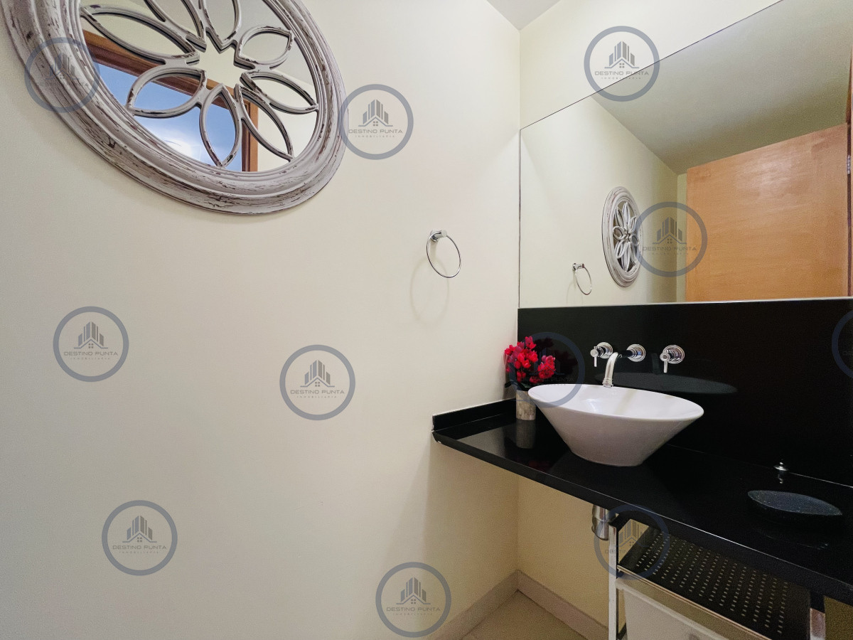 Apartamento ID.216 - Excelente Apartamento de 2 Dormitorios con Vista al Mar, Playa Mansa