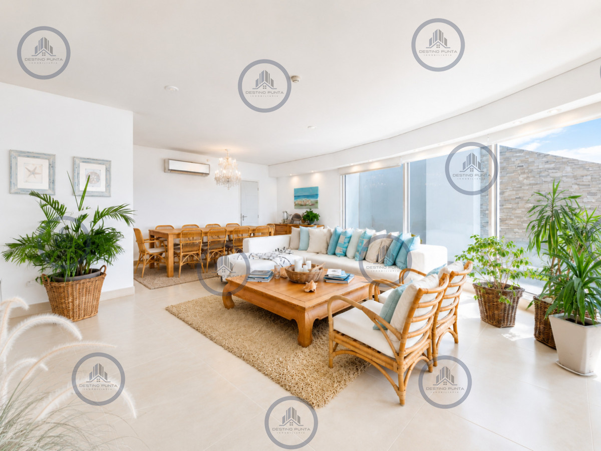Apartamento ID.2321 - Penthouse Dúplex de 3 Dormitorios y Parrillero en Playa Mansa, Punta del Este