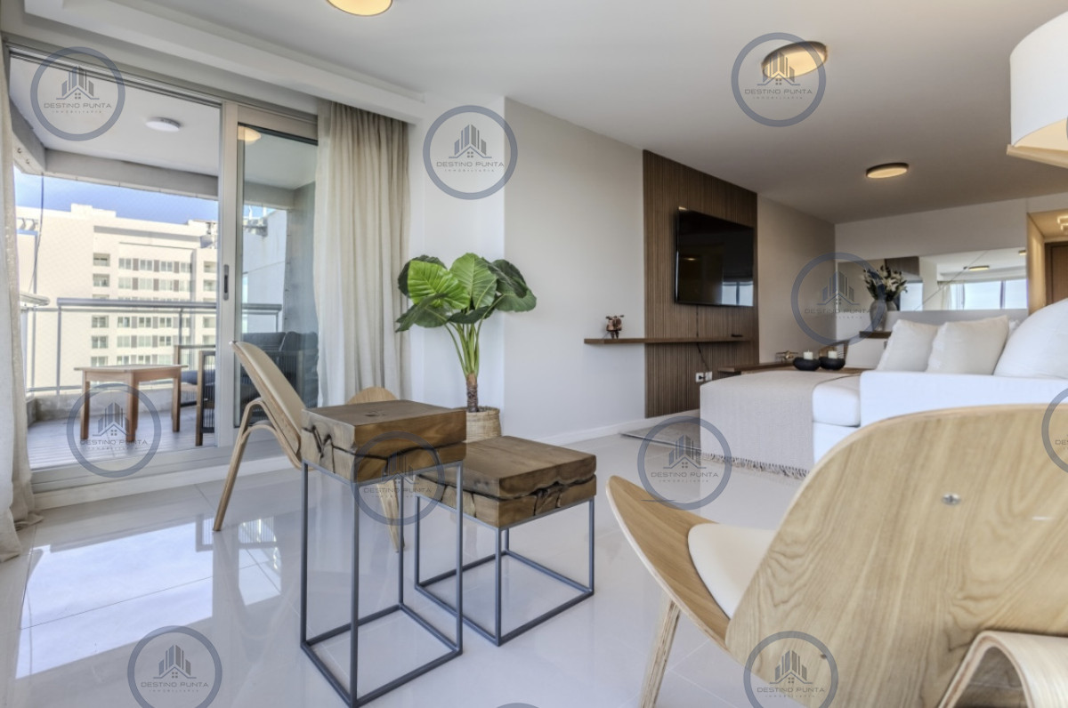 Apartamento ID.171 - Moderno Penthouse con Vista al Mar, en Playa Brava, 3 Dormitorios con Parrillero y Dependencia de servicio