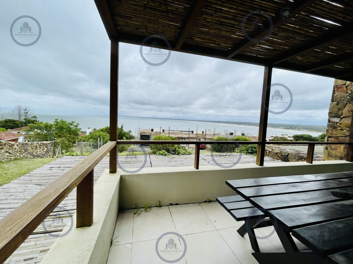 Apartamento ID.1029 - Venta de apartamento de dos dormitorios con parrillero en complejo privado de Punta Ballena