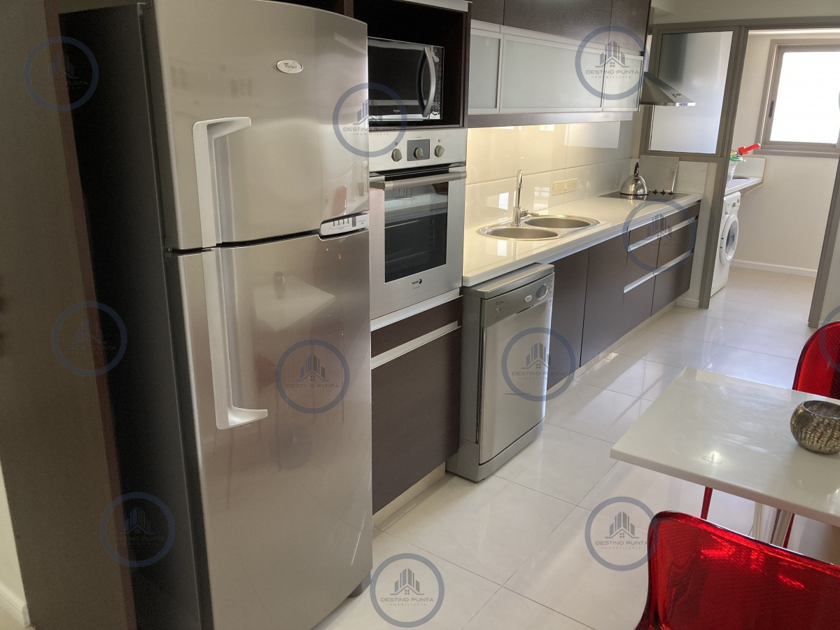 Apartamento ID.456 - Venta y alquiler temporario de apartamento de tres dormitorios en torre Premiun de playa Brava, Punta del Este