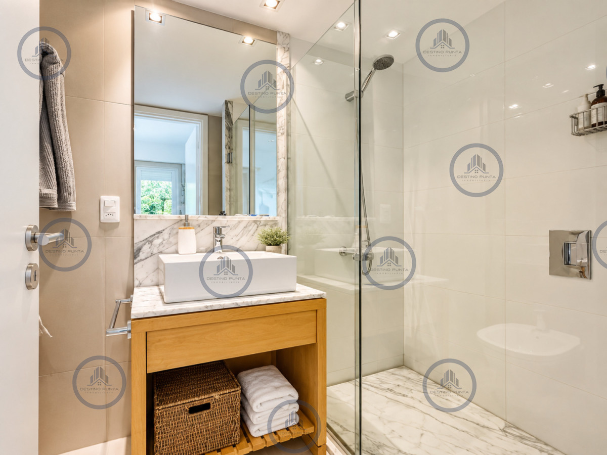 Apartamento ID.2466 - Venta de Apartamento de 2 Dormitorios y Parrillero en la Loma de la Ballena en exclusivo complejo