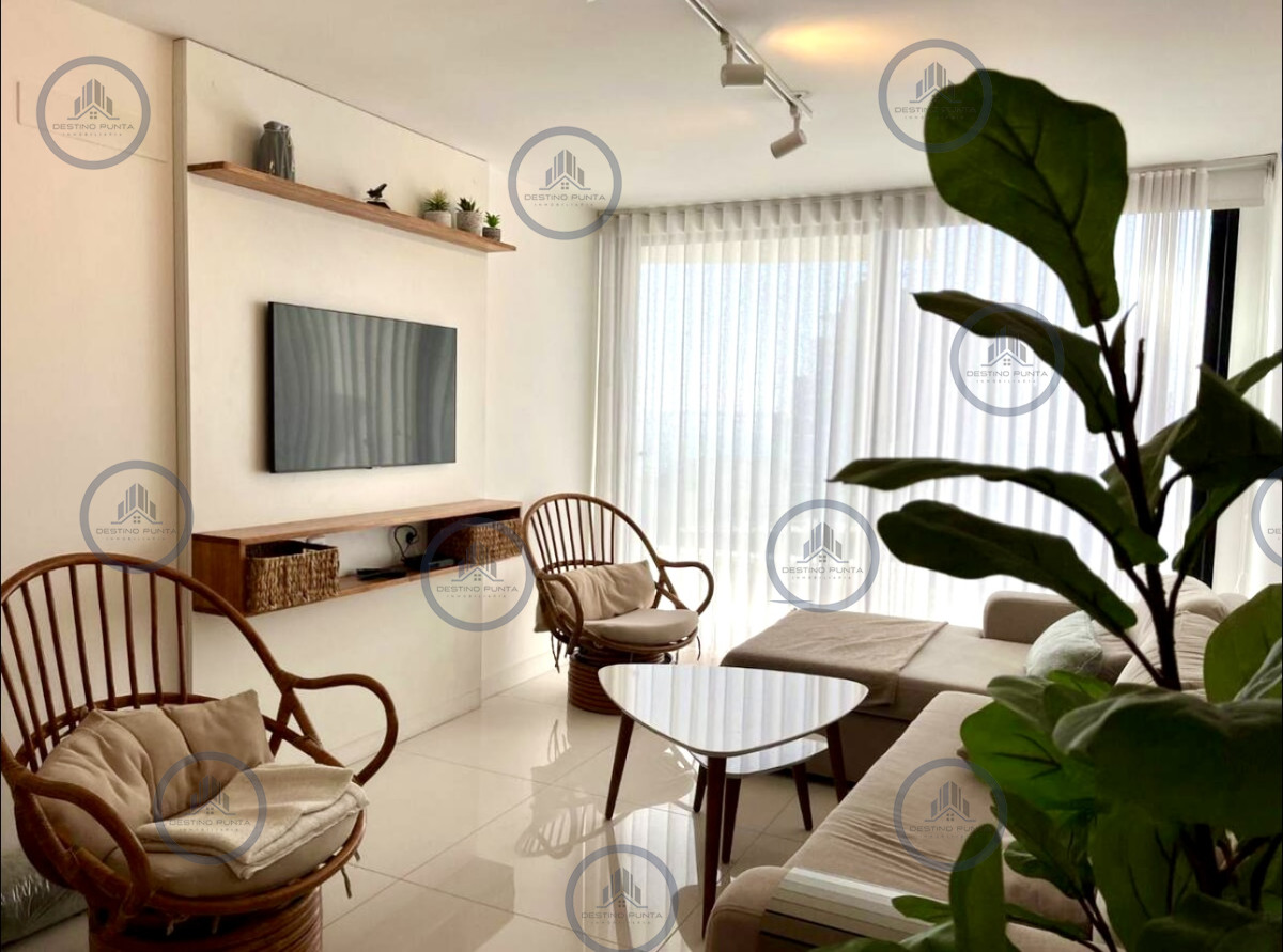 Apartamento ID.2760 - Alquiler temporal de apartamento de 2 dormitorios con 2 baños en excelente ubicación entre playas mansa y brava 