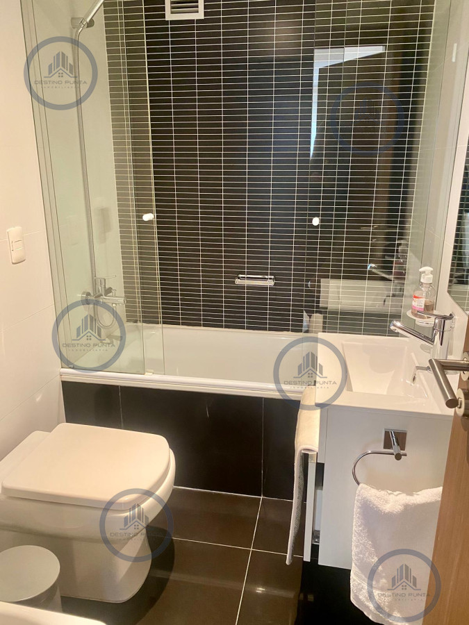 Apartamento ID.2159 - Oportunidad Moderno Apartamento de 2 Dormitorios y Dependencia a Pasos de Playa Brava