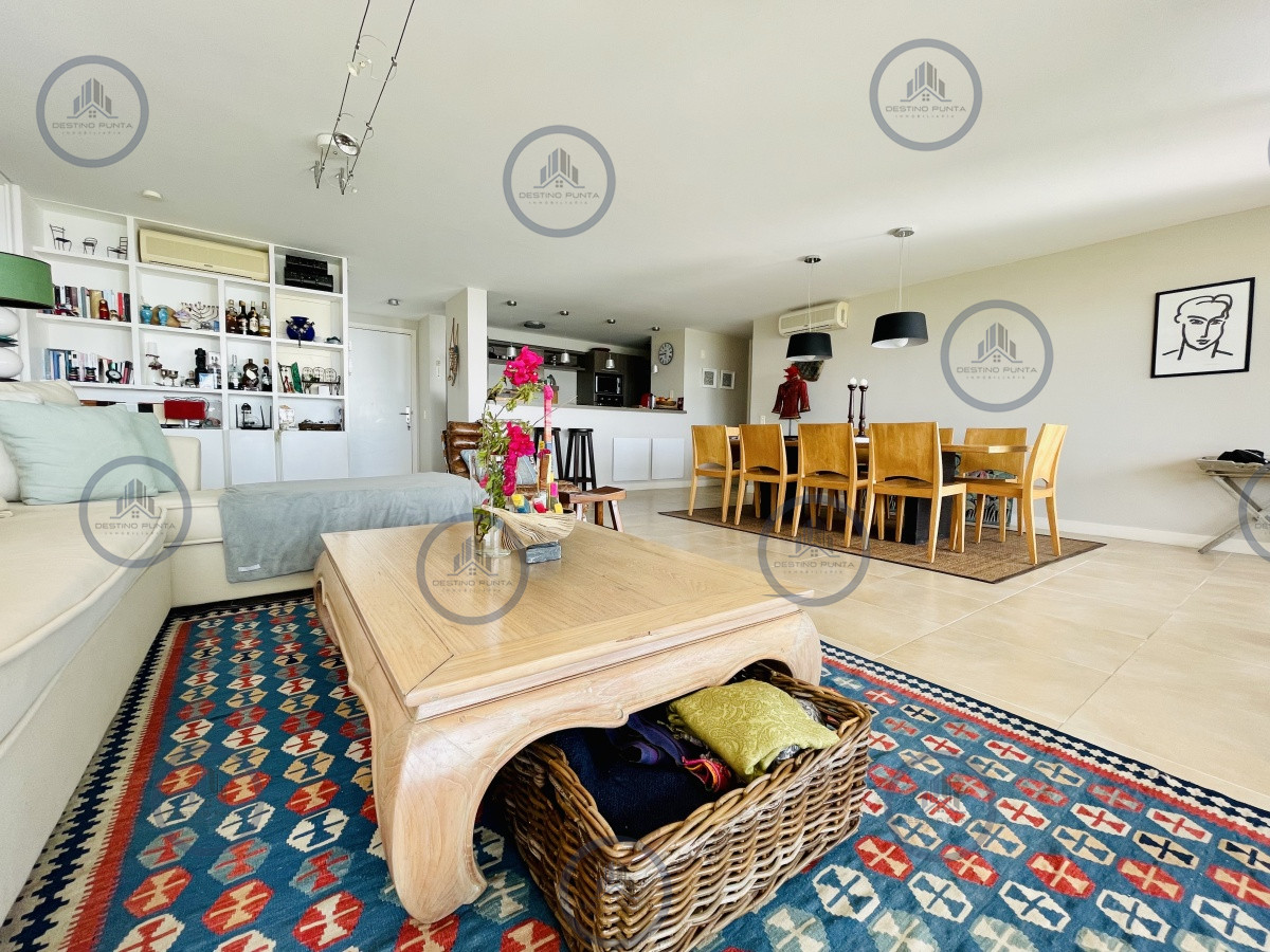 Apartamento ID.421 - Maravilloso departamento de 2 dormitorios con parrillero y salida al jardín en alquiler 