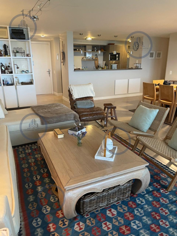 Apartamento ID.421 - Maravilloso departamento de 2 dormitorios con parrillero y salida al jardín en alquiler 