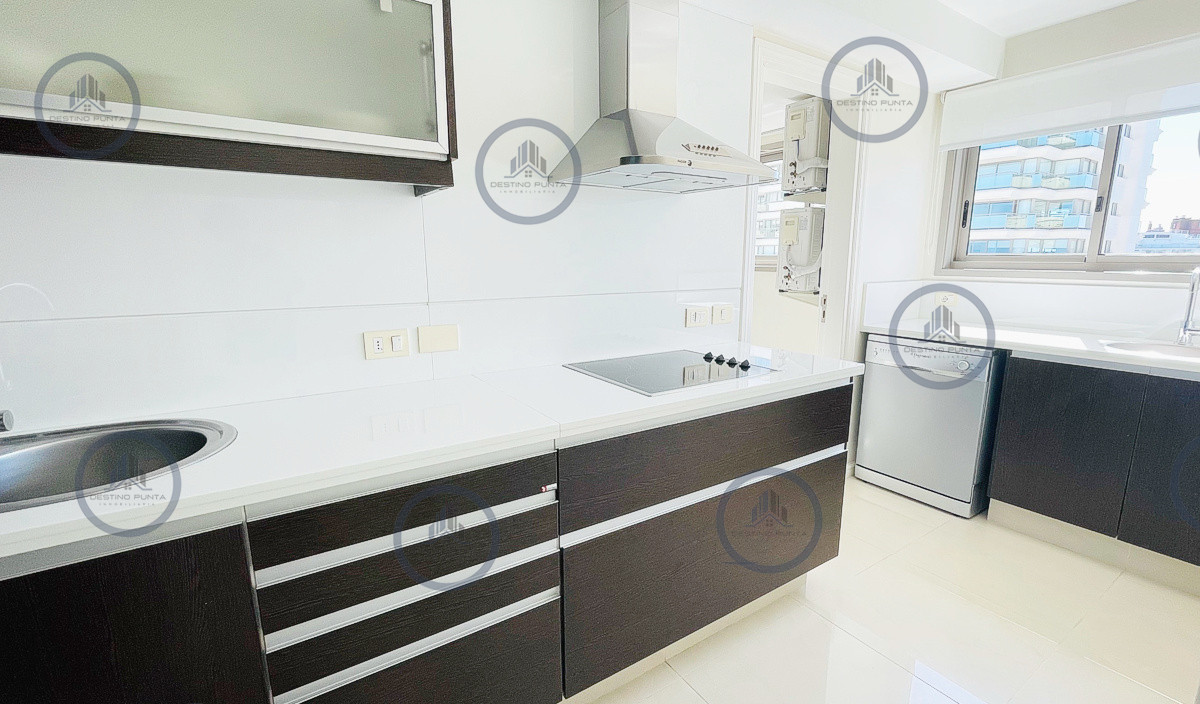Apartamento ID.457 - Venta y alquiler temporario de apartamento premiun en Torre Imperiale de Playa Brava, Punta del Este