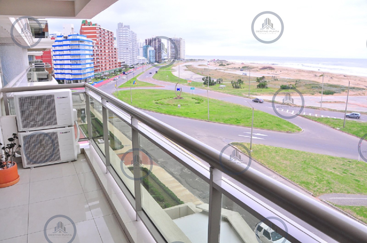 Apartamento ID.243 - Excelente Apartamento de 3 Dormitorios y Dependencia en Playa Brava - Venta y Alquiler