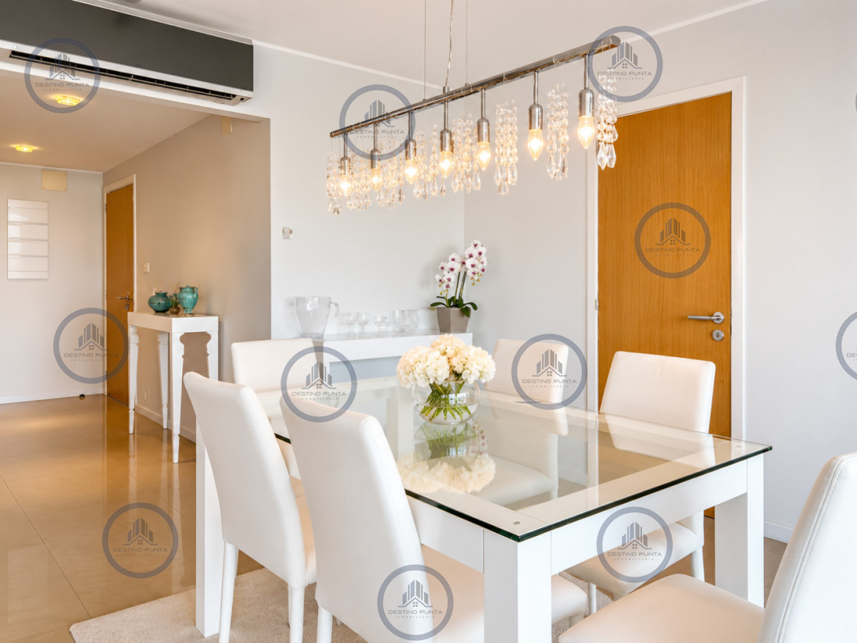 Apartamento ID.3307 - Moderno Apartamento de 1 Dormitorio en Suite a pasos del mar. Playa Mansa, Punta del Este