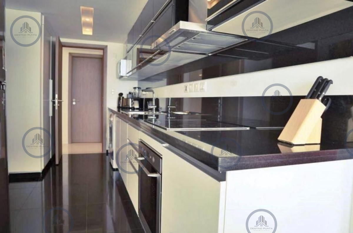 Apartamento ID.2186 - Apartamento piso alto con Vista de 3 Dormitorios y Parrillero en Playa Brava, Punta del Este 