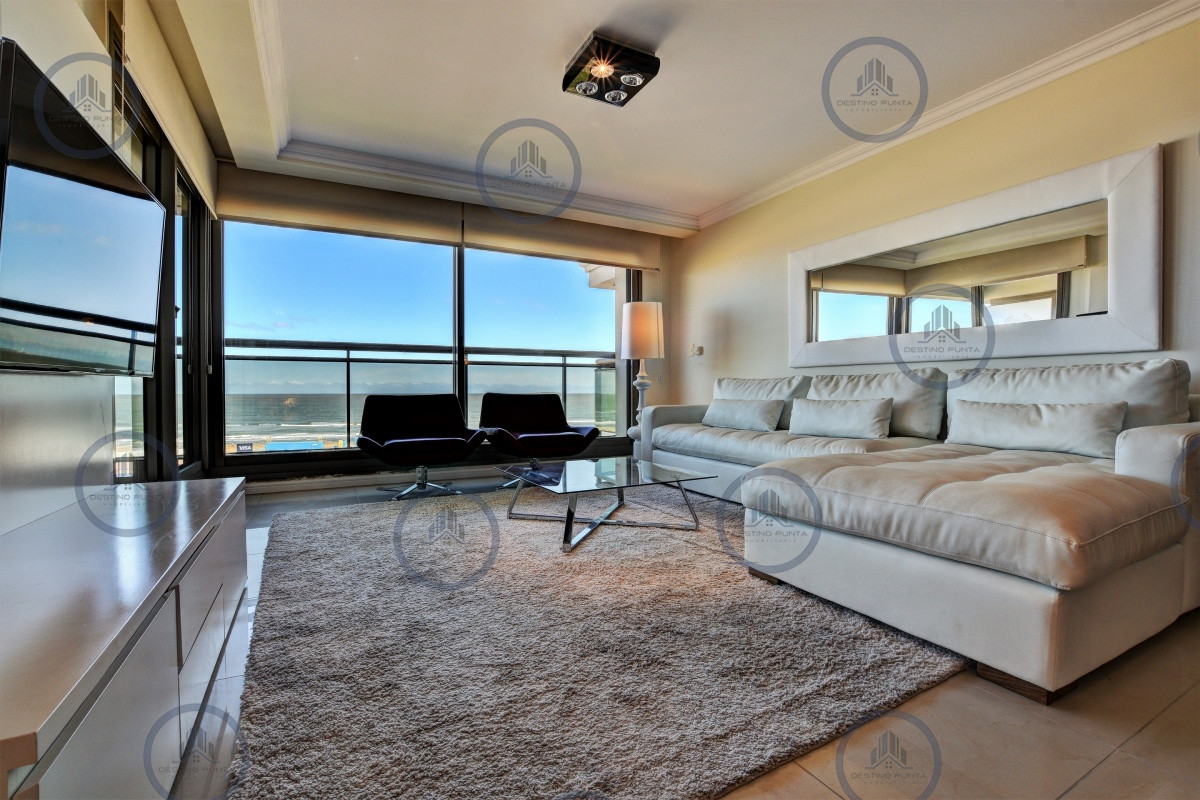 Apartamento ID.238 - Apartamento de 3 Dormitorios en Imperiale, Frente al Mar  - Oportunidad en Venta