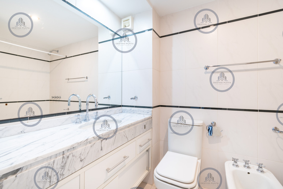 Apartamento ID.364 - Excelente Apartamento de 2 Dormitorios y Parrillero, Playa Mansa Punta del Este