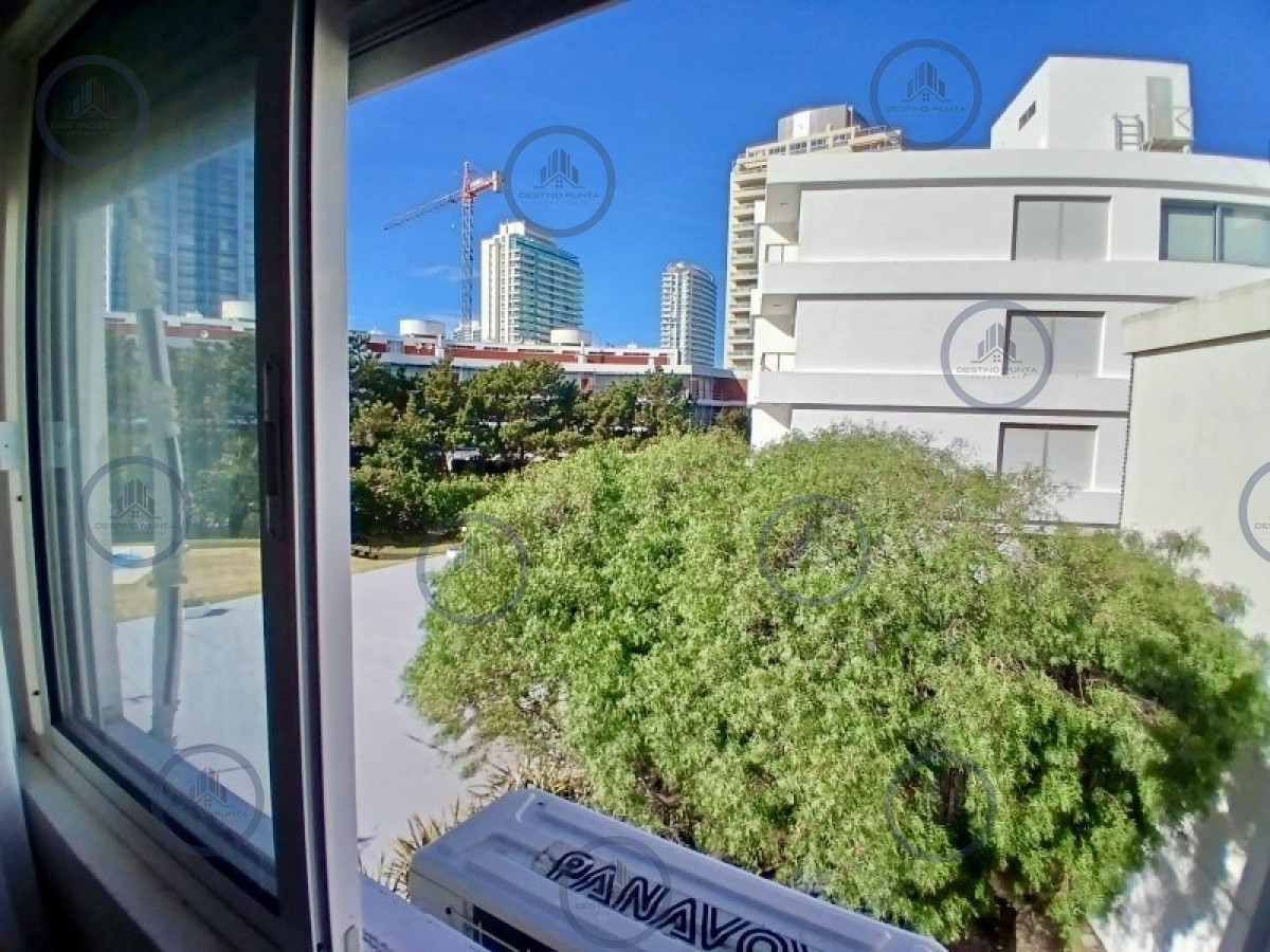 Apartamento ID.3193 - Venta | Apartamento de 2 dormitorios frente al mar – Playa Mansa, Punta del Este