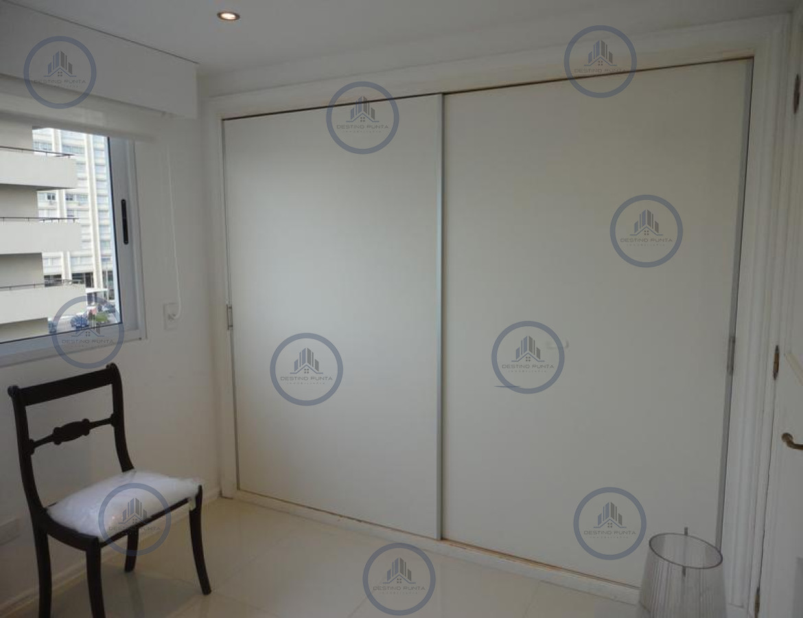 Apartamento ID.956 - Apartamento de 6 Dormitorios Frente al Puerto de Punta del Este