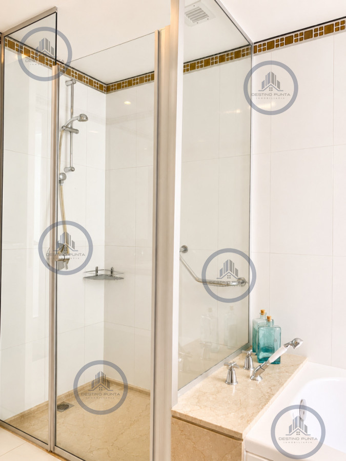 Apartamento ID.48 - Apartamento esquinero de 3 Dormitorios ý Dependencia de servicio, Torre LE PARC, playa Brava. Punta del Este