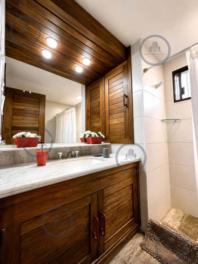 Apartamento ID.3115 - Oportunidad en Venta! Apartamento con alma de casa, 3 Dormitorios, Parrillero y Estufa, en zona Península Punta del Este