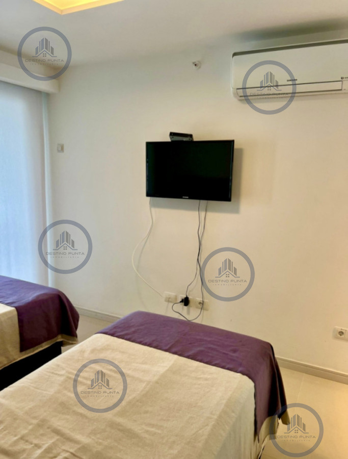 Apartamento ID.3160 - Venta de apartamento con vista al mar a pasos de playa Brava de 2 dormitorios con parrillero 