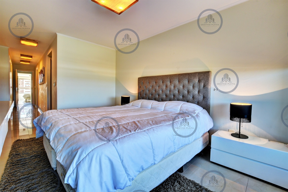 Apartamento ID.238 - Apartamento de 3 Dormitorios en Imperiale, Frente al Mar  - Oportunidad en Venta