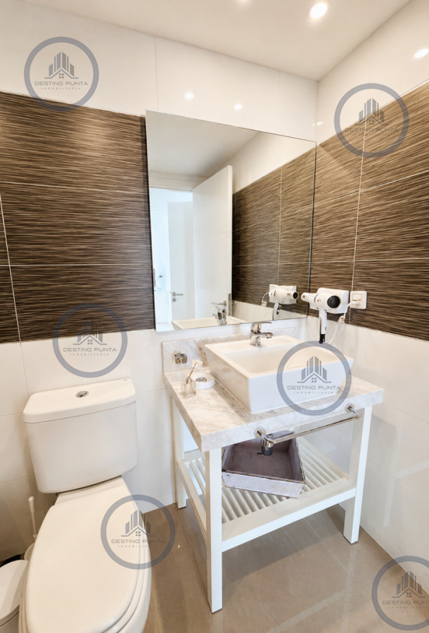 Apartamento ID.1121 - Moderno Apartamento Penthouse con Parrillero en torre One, Playa Brava Punta del Este