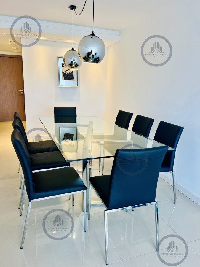 Apartamento ID.441 - Apartamento de 2 Dormitorios + Servicio en Playa Brava