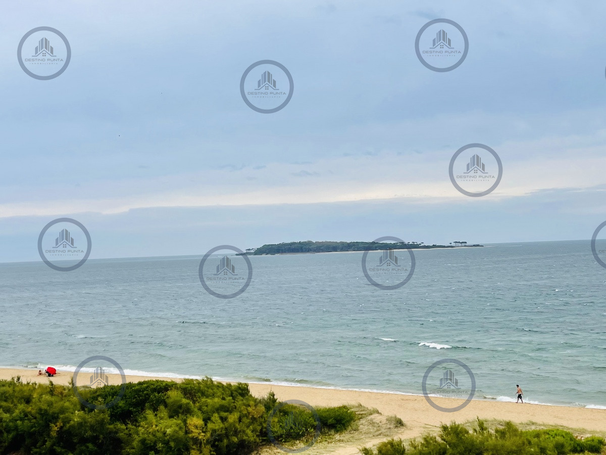 Apartamento ID.304 - Apartamento de 3 Dormitorios y Parrillero Frente al Mar, Playa Mansa