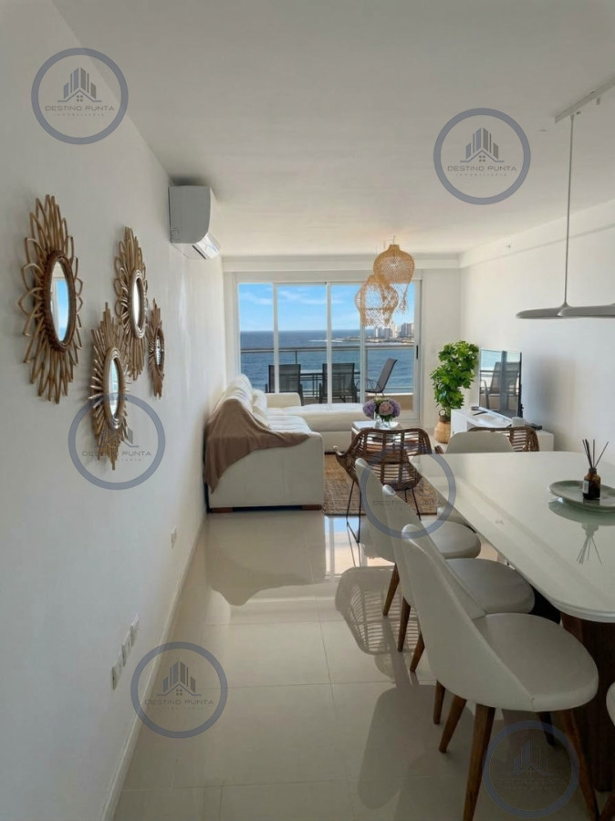 Apartamento moderno piso alto de 2 dormitorios con parrillero de uso exclusivo a pasos de Playa Brava — fotografía 4
