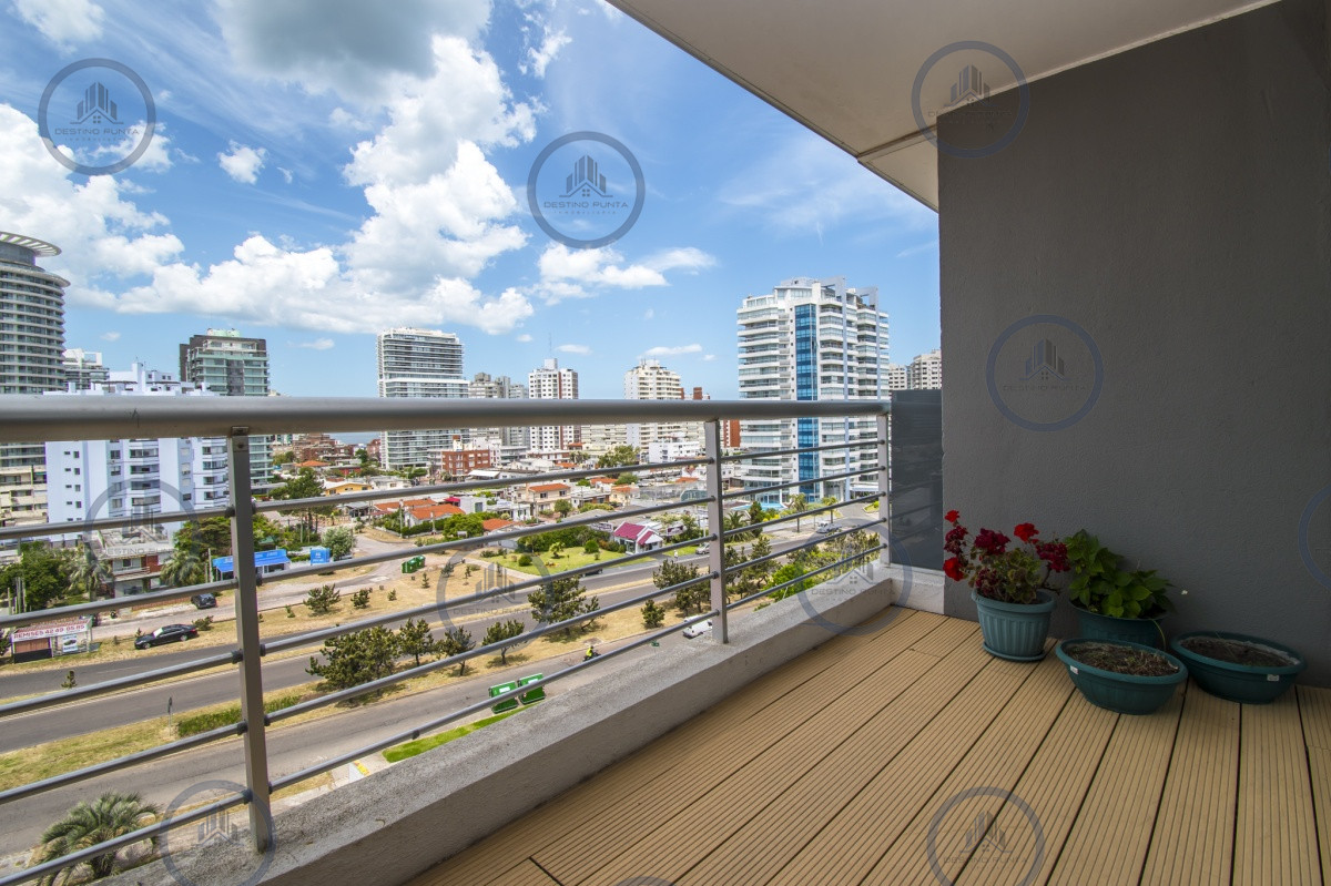 Apartamento ID.158 - Excelente Apartamento de 2 Dormitorios y Dependencia de Servicio en Playa Mansa