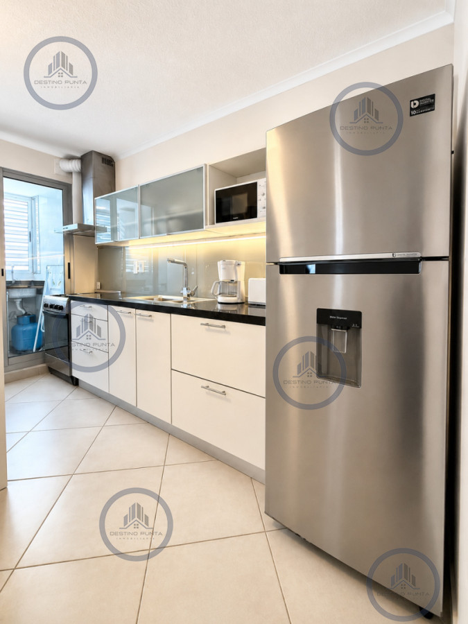 Apartamento ID.3127 - Apartamento luminoso con variedad de servicios en venta, 3 dormitorios, zona Roosevelt Playa Brava