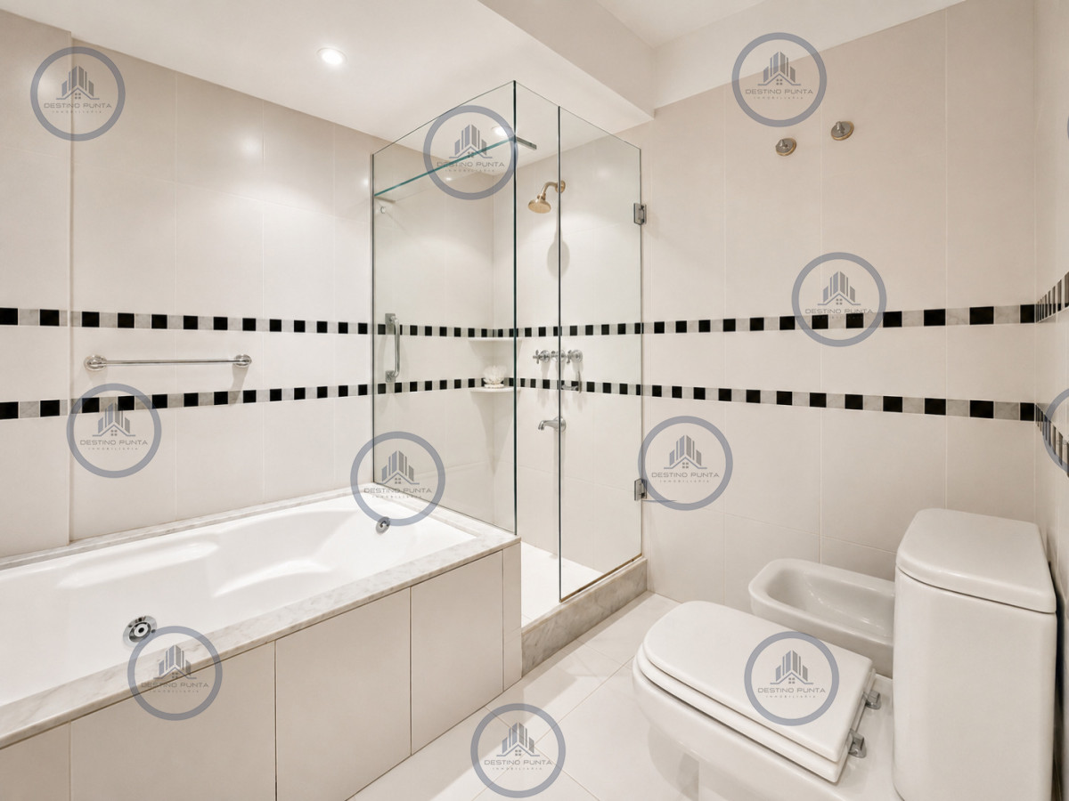 Apartamento ID.3221 - Exclusivo Apartamento Frente al Mar en Playa Brava, 4 Dormitorios 