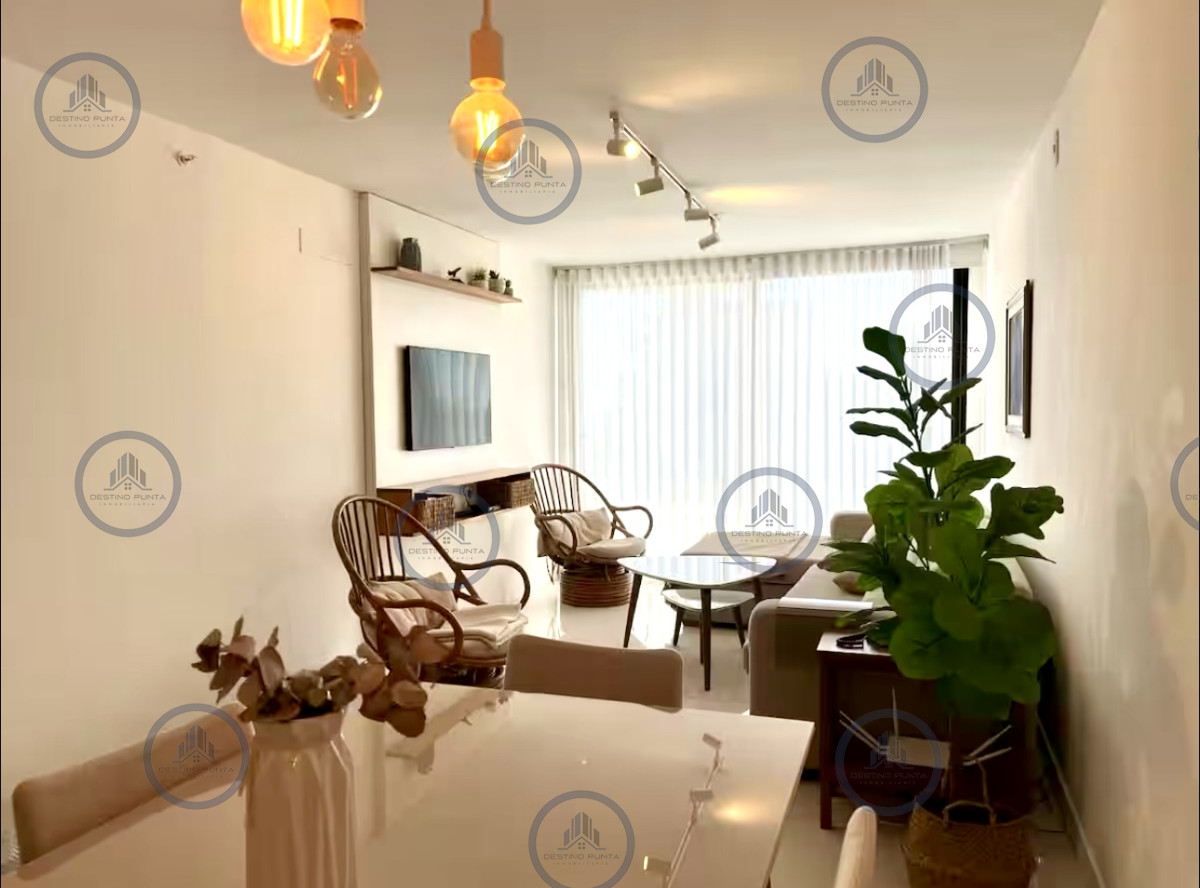 Apartamento ID.2760 - Alquiler temporal de apartamento de 2 dormitorios con 2 baños en excelente ubicación entre playas mansa y brava 